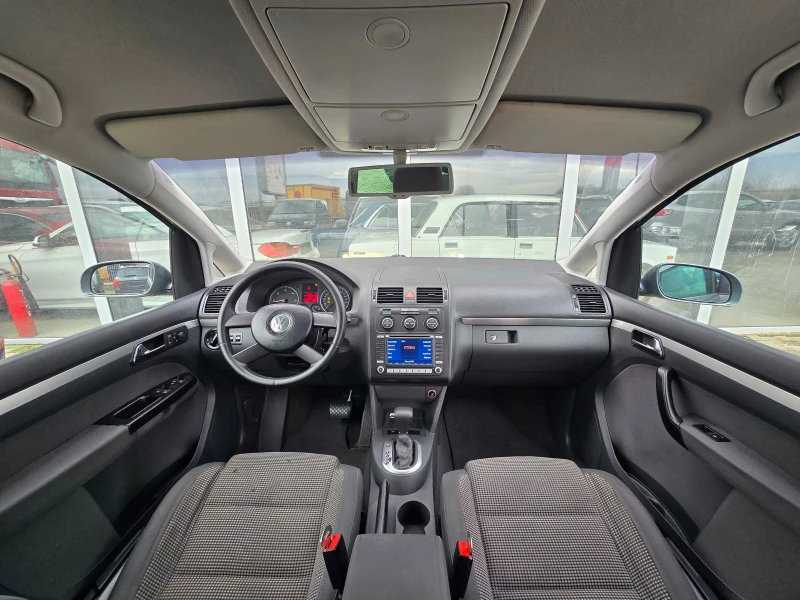 VW Touran 1.9TDi* NAVi* 6+ 1* AVTOMAT* , снимка 15 - Автомобили и джипове - 52667513