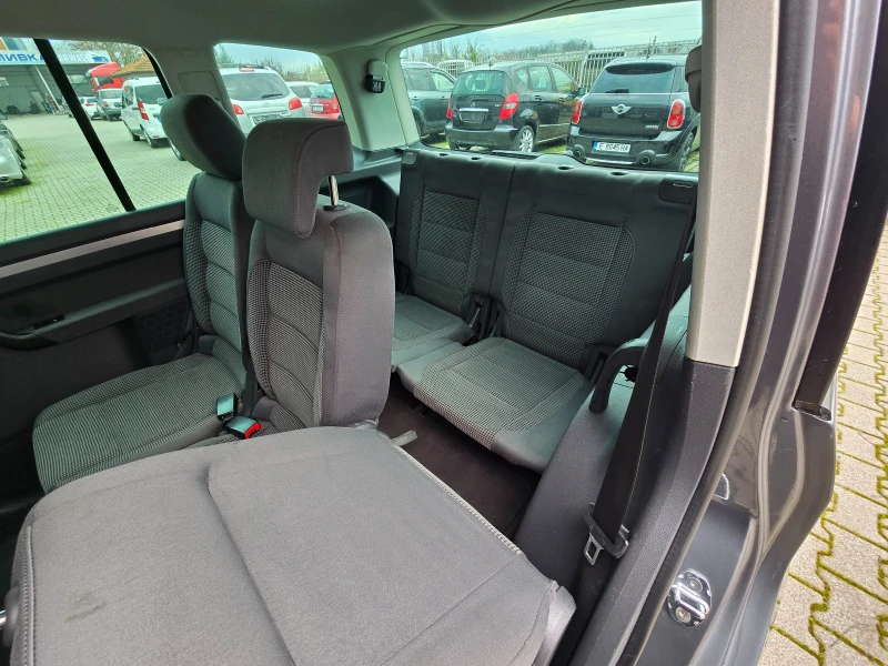 VW Touran 1.9TDi* NAVi* 6+ 1* AVTOMAT* , снимка 14 - Автомобили и джипове - 52667513