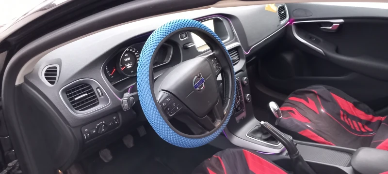 Volvo V40 D2, снимка 8 - Автомобили и джипове - 52979516