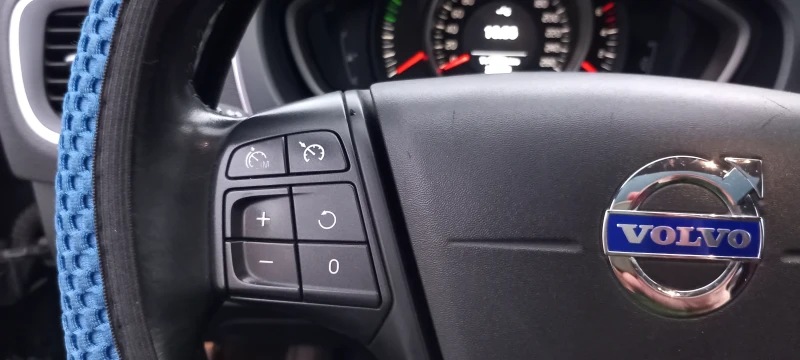 Volvo V40 D2, снимка 14 - Автомобили и джипове - 52979516