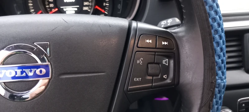 Volvo V40 D2, снимка 15 - Автомобили и джипове - 52979516
