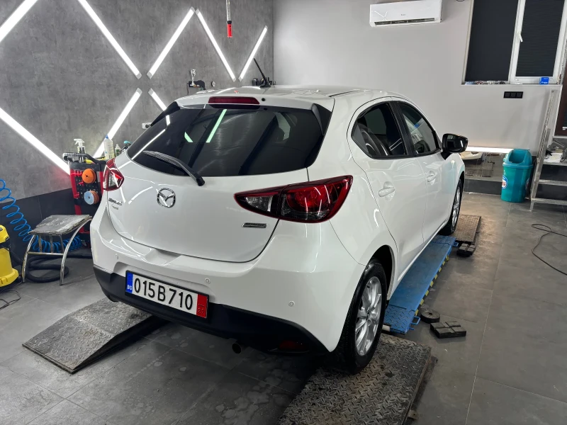Mazda 2 ВНОС ШВЕЙЦАРИЯ АВТОМАТ 1.5 бензин Skyactiv, снимка 4 - Автомобили и джипове - 53343417