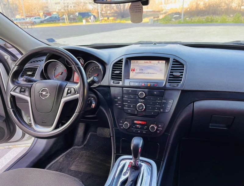 Opel Insignia, снимка 6 - Автомобили и джипове - 53592336