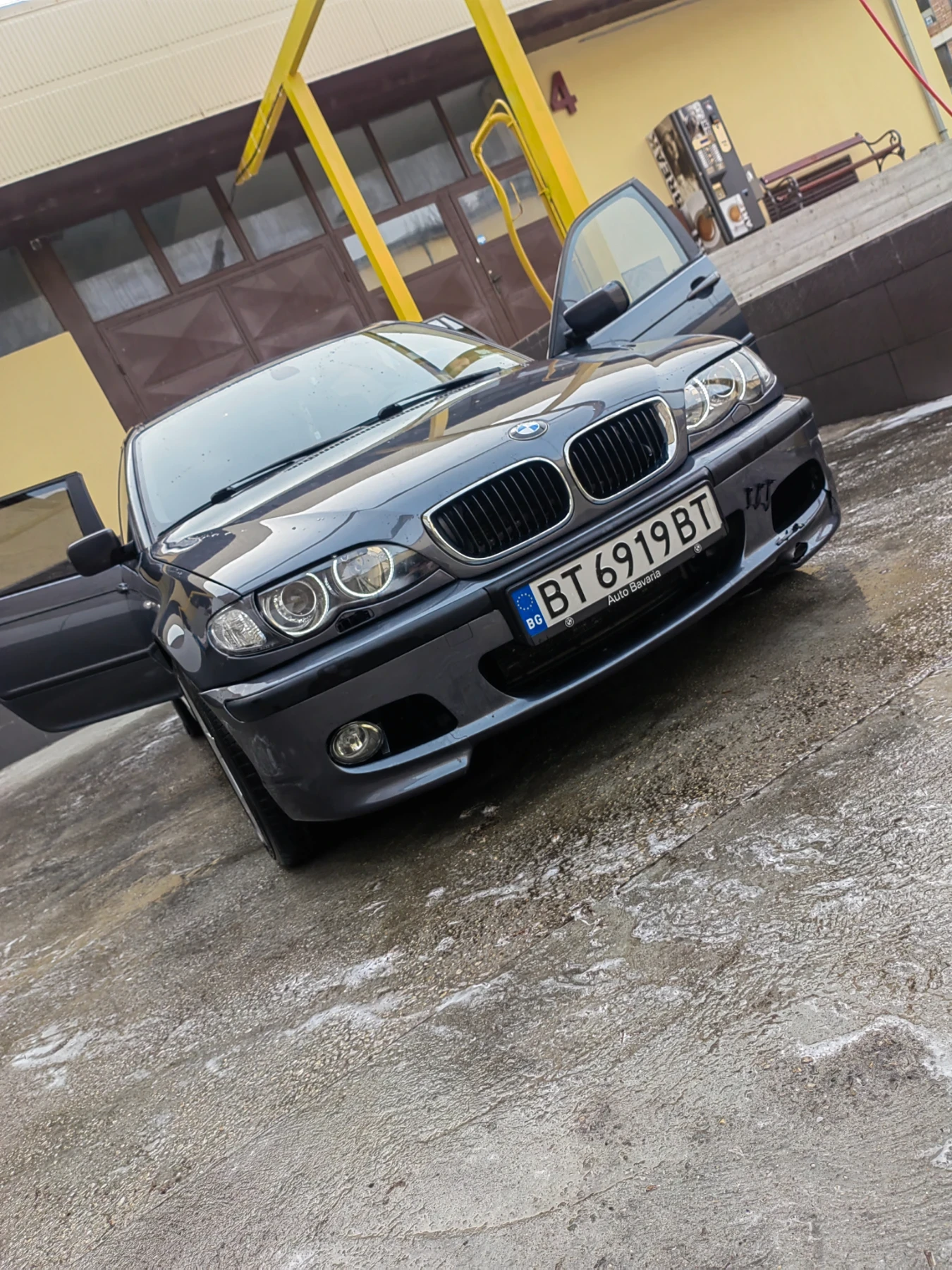 BMW 330, снимка 1