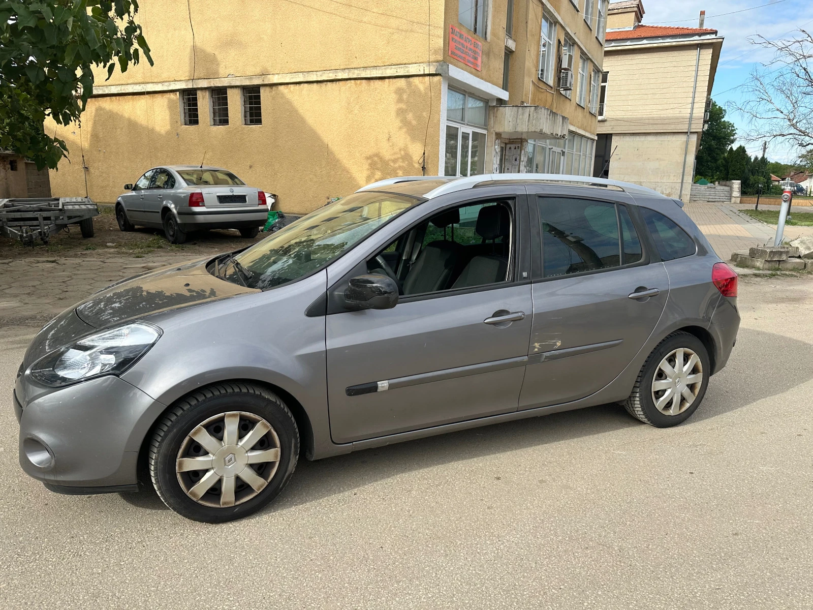 Renault Clio 1.2i - изображение 2