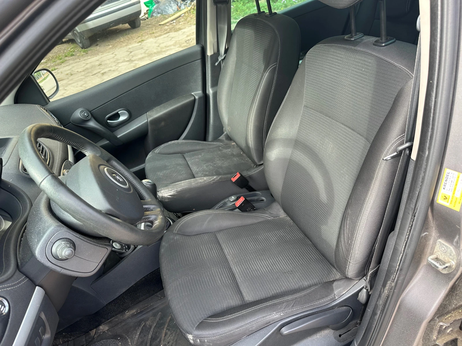 Renault Clio 1.2i - изображение 7