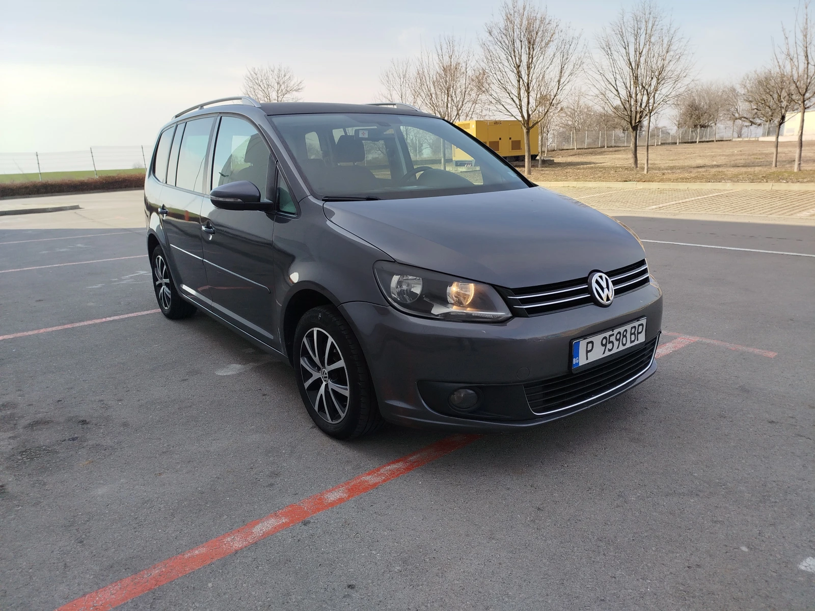 VW Touran 2.0TDI-DSG-NAVI - изображение 7