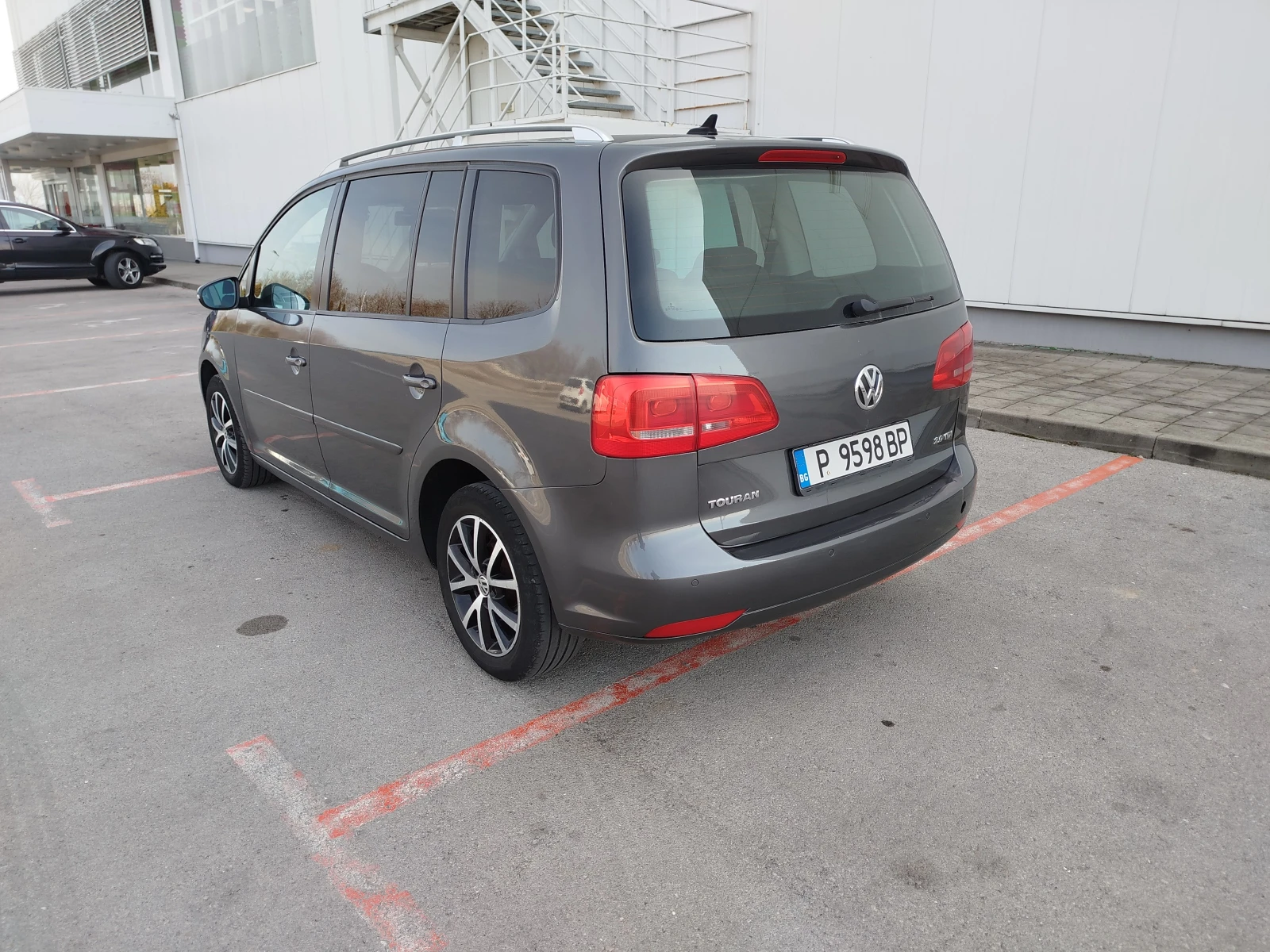 VW Touran 2.0TDI-DSG-NAVI - изображение 4