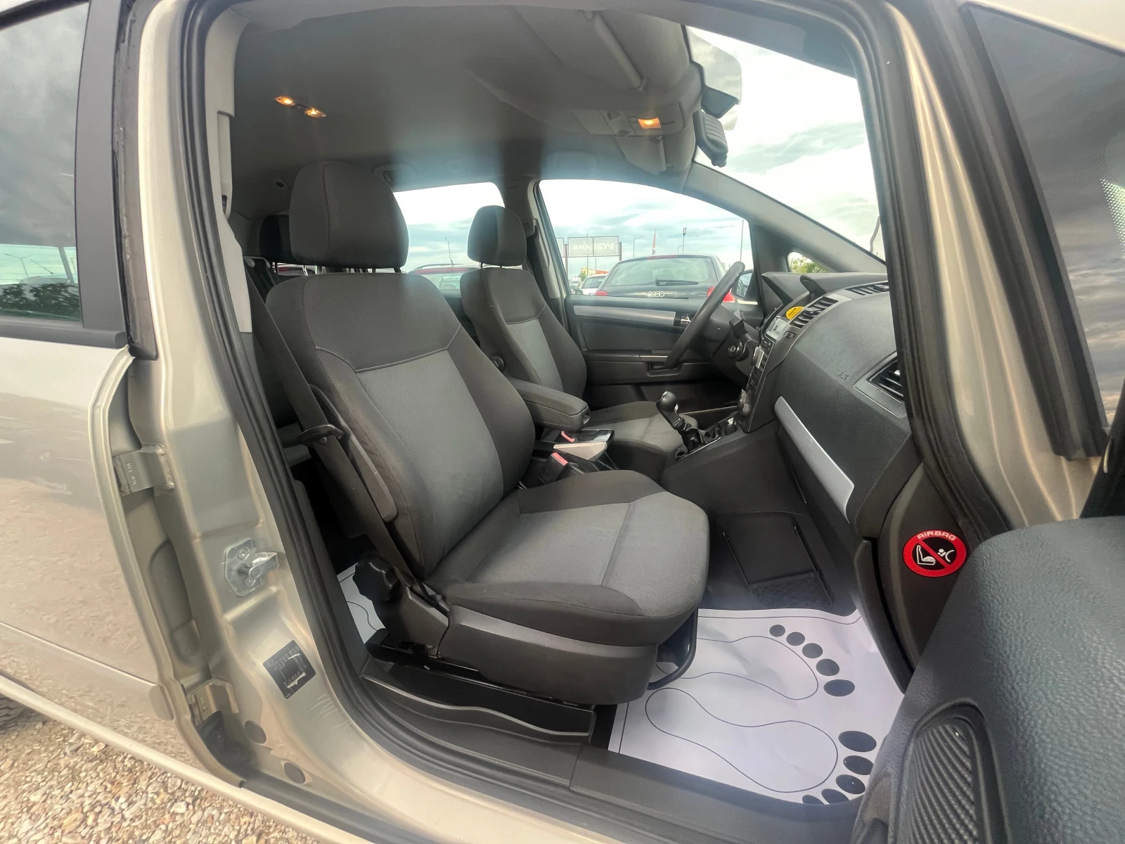 Opel Zafira 1.9D, 120ck.6 скорости, ЛИЗИНГ | Mobile.bg — изображение 12