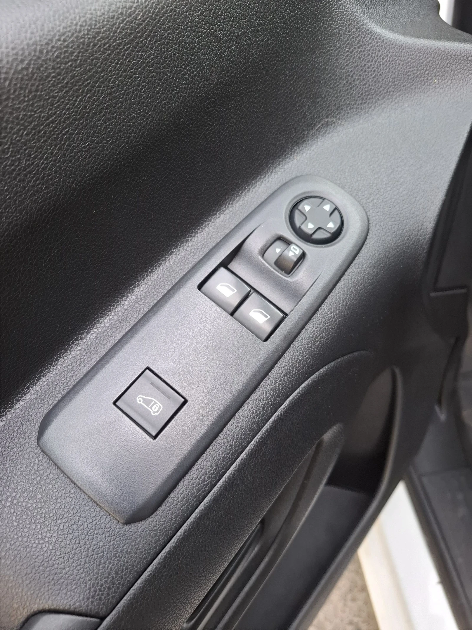 Opel Combo ТовароПътнически - изображение 9