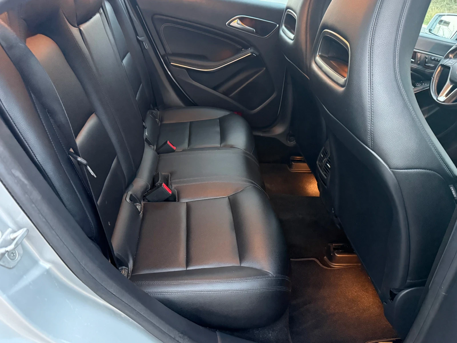 Mercedes-Benz CLA 250 2.0 AMG line - изображение 10