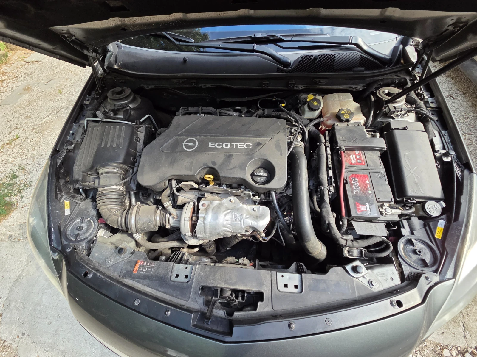 Opel Insignia 2.0 BDTH, снимка 10 - Автомобили и джипове - 54663263