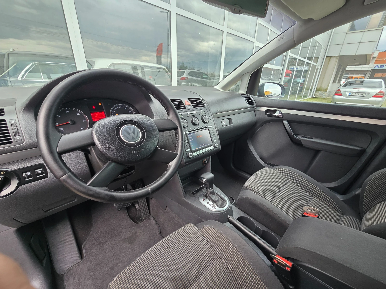 VW Touran 1.9TDi* NAVi* 6+ 1* AVTOMAT*  | Mobile.bg   11