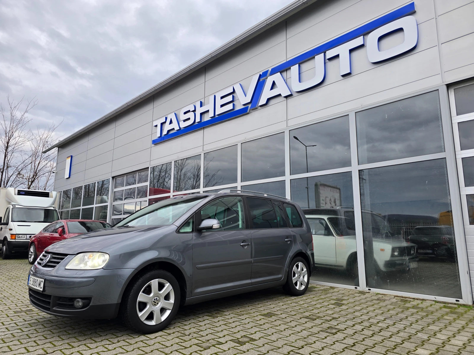 VW Touran 1.9TDi* NAVi* 6+ 1* AVTOMAT*  - изображение 4