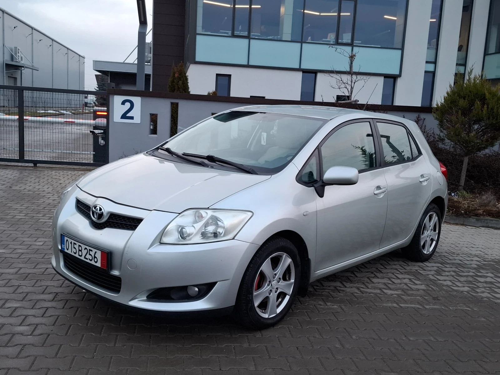 Toyota Auris 1.4D4D* (90кс)* * FACELIFT* * NAVI* НОВ ВНОС* *  - изображение 4