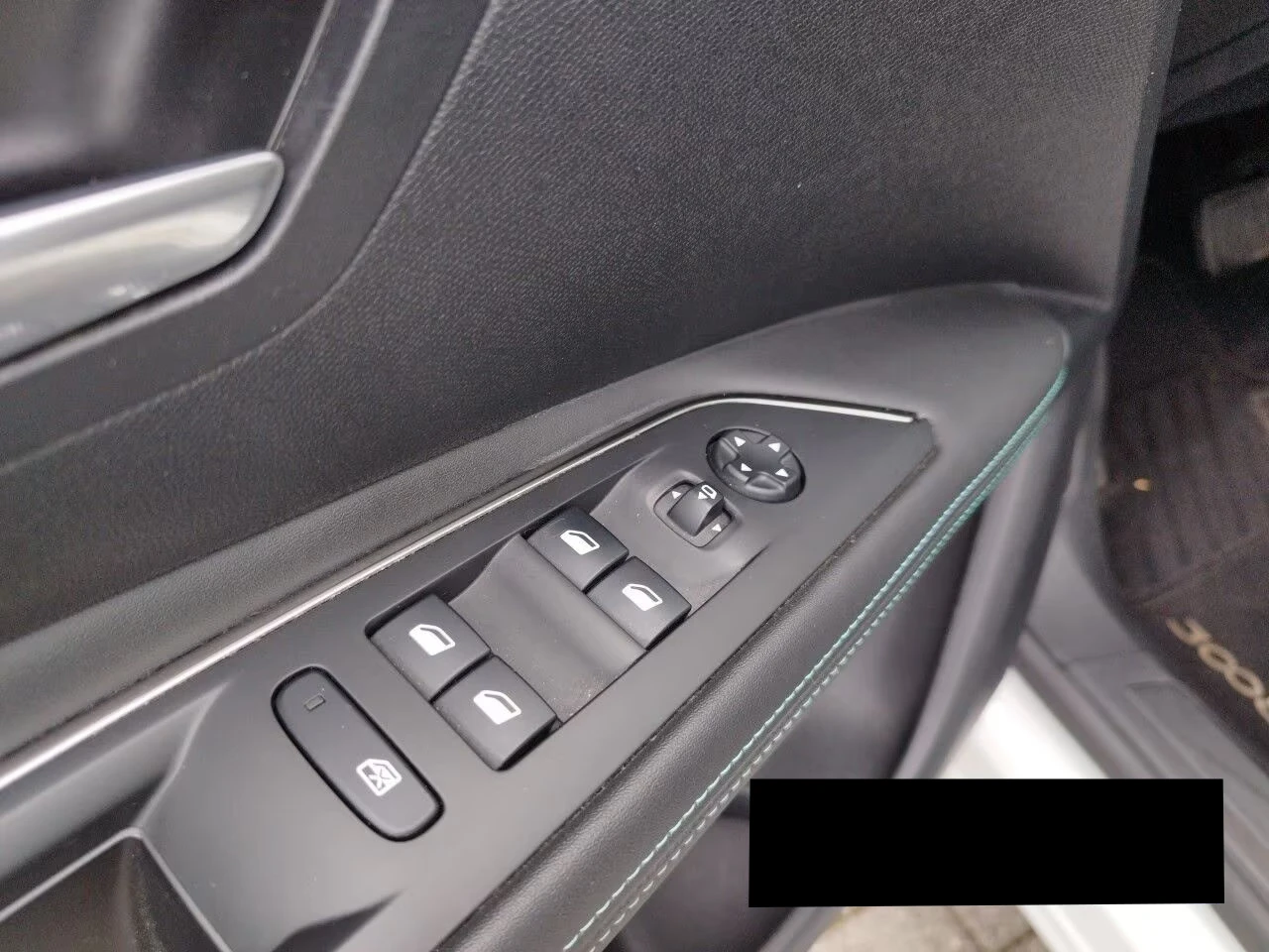 Peugeot 3008 1.6PHEV/224HP/ALLURE/360/LED/DIGI/NAVI/889g, снимка 13 - Автомобили и джипове - 53737403