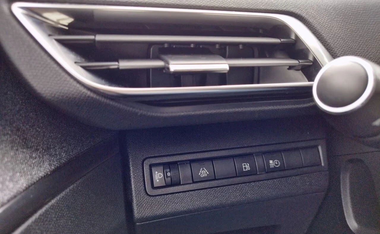 Peugeot 3008 1.6PHEV/224HP/ALLURE/360/LED/DIGI/NAVI/889g, снимка 14 - Автомобили и джипове - 53737403