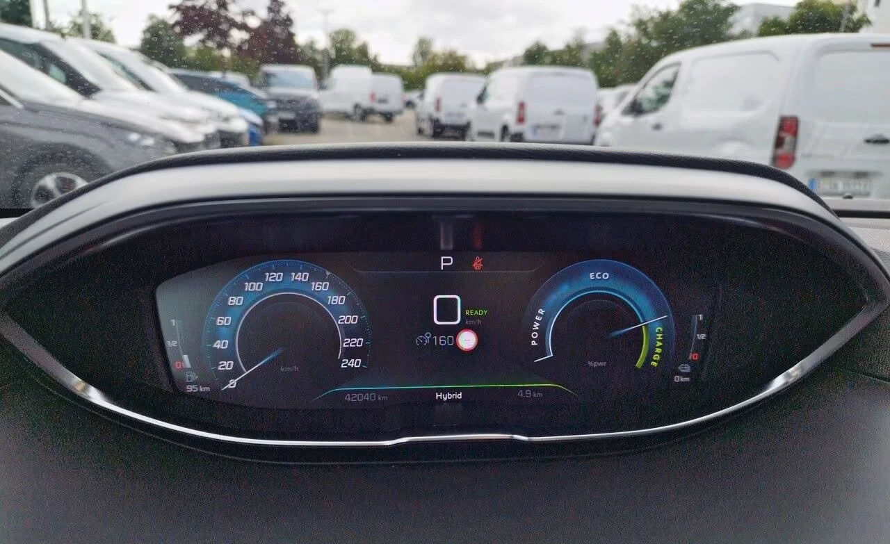Peugeot 3008 1.6PHEV/224HP/ALLURE/360/LED/DIGI/NAVI/889g, снимка 10 - Автомобили и джипове - 53737403