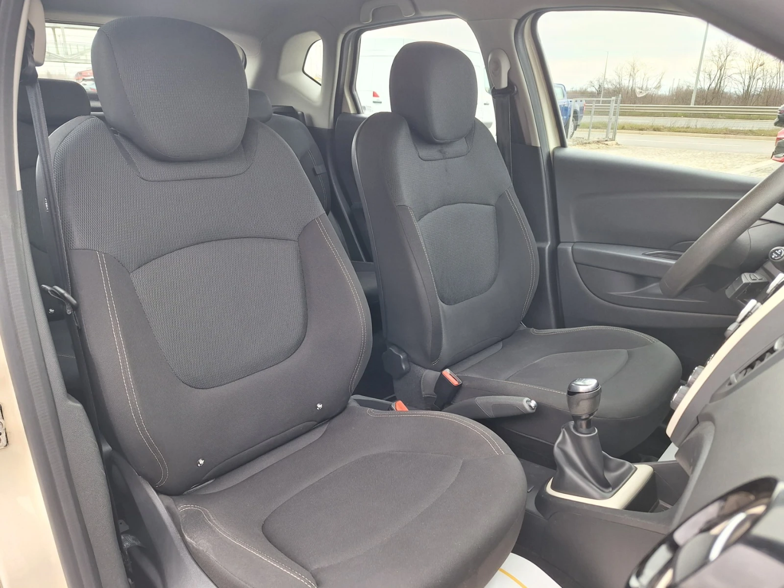 Renault Captur TCe 90 к.с., снимка 14 - Автомобили и джипове - 53996148