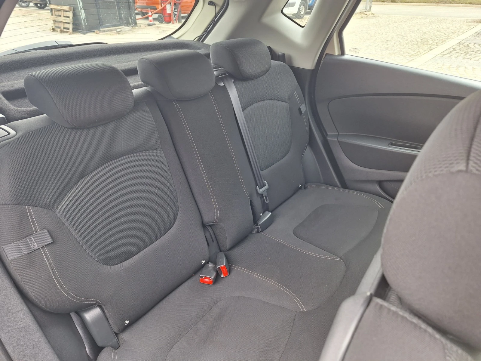 Renault Captur TCe 90 к.с., снимка 15 - Автомобили и джипове - 53996148