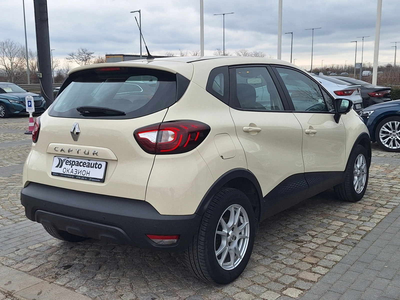 Renault Captur TCe 90 к.с., снимка 6 - Автомобили и джипове - 53996148