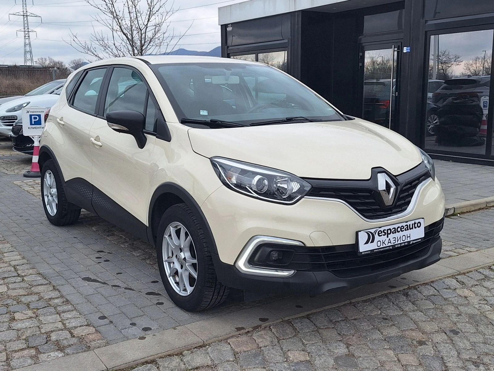 Renault Captur TCe 90 к.с., снимка 3 - Автомобили и джипове - 53996148