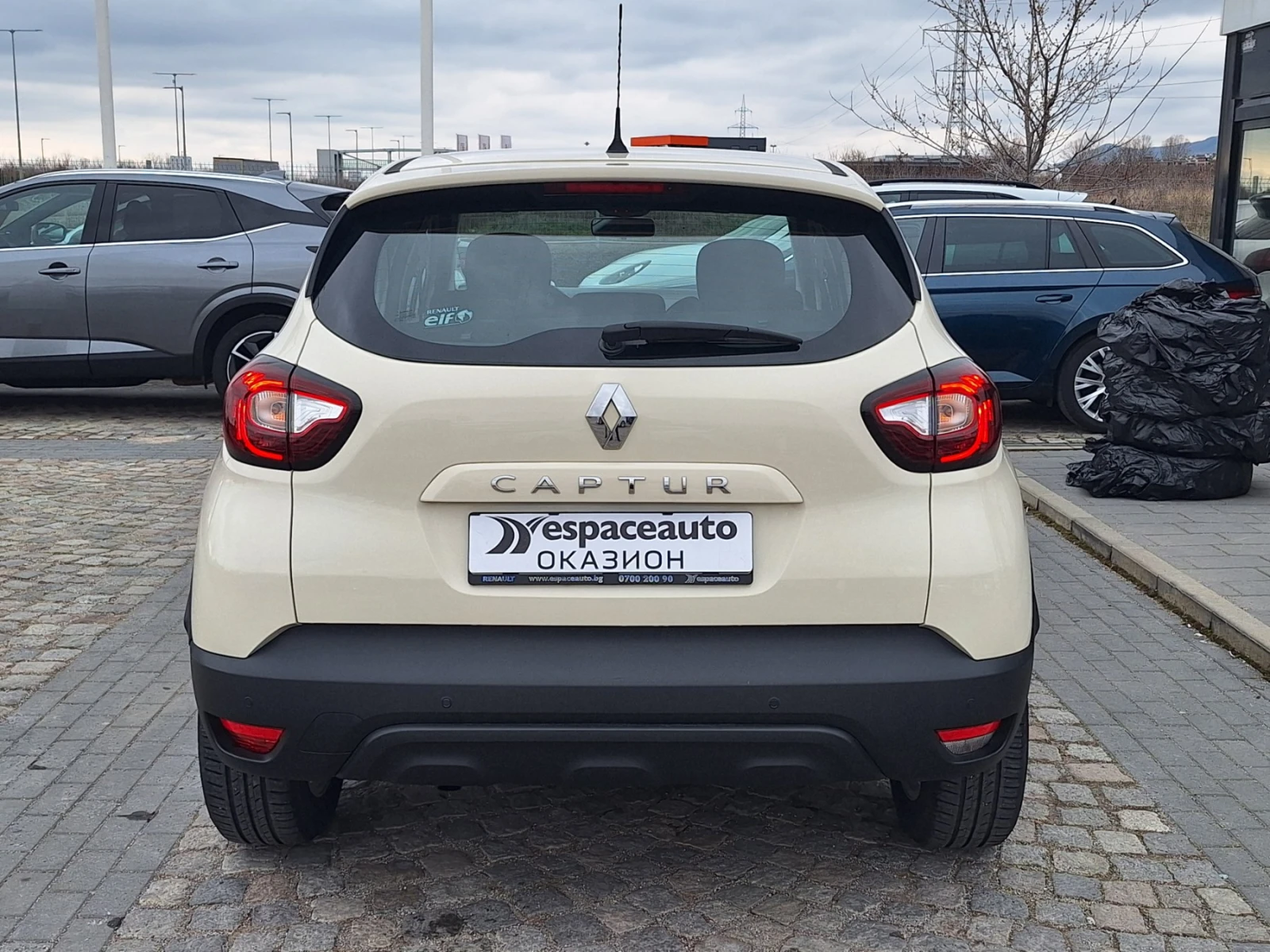 Renault Captur TCe 90 к.с., снимка 7 - Автомобили и джипове - 53996148