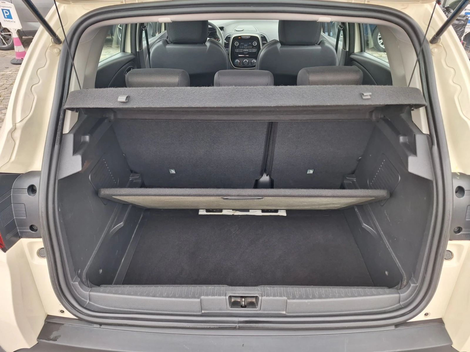 Renault Captur TCe 90 к.с., снимка 16 - Автомобили и джипове - 53996148