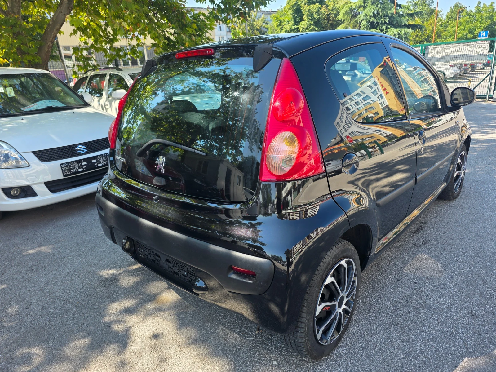 Peugeot 107 1.0, снимка 8 - Автомобили и джипове - 55456178
