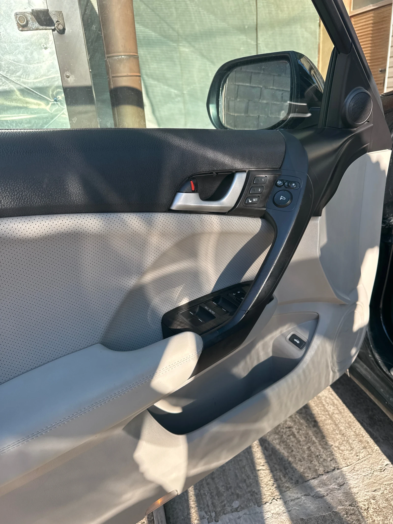 Honda Accord 2.4 EXECUTIVE, снимка 8 - Автомобили и джипове - 55682139