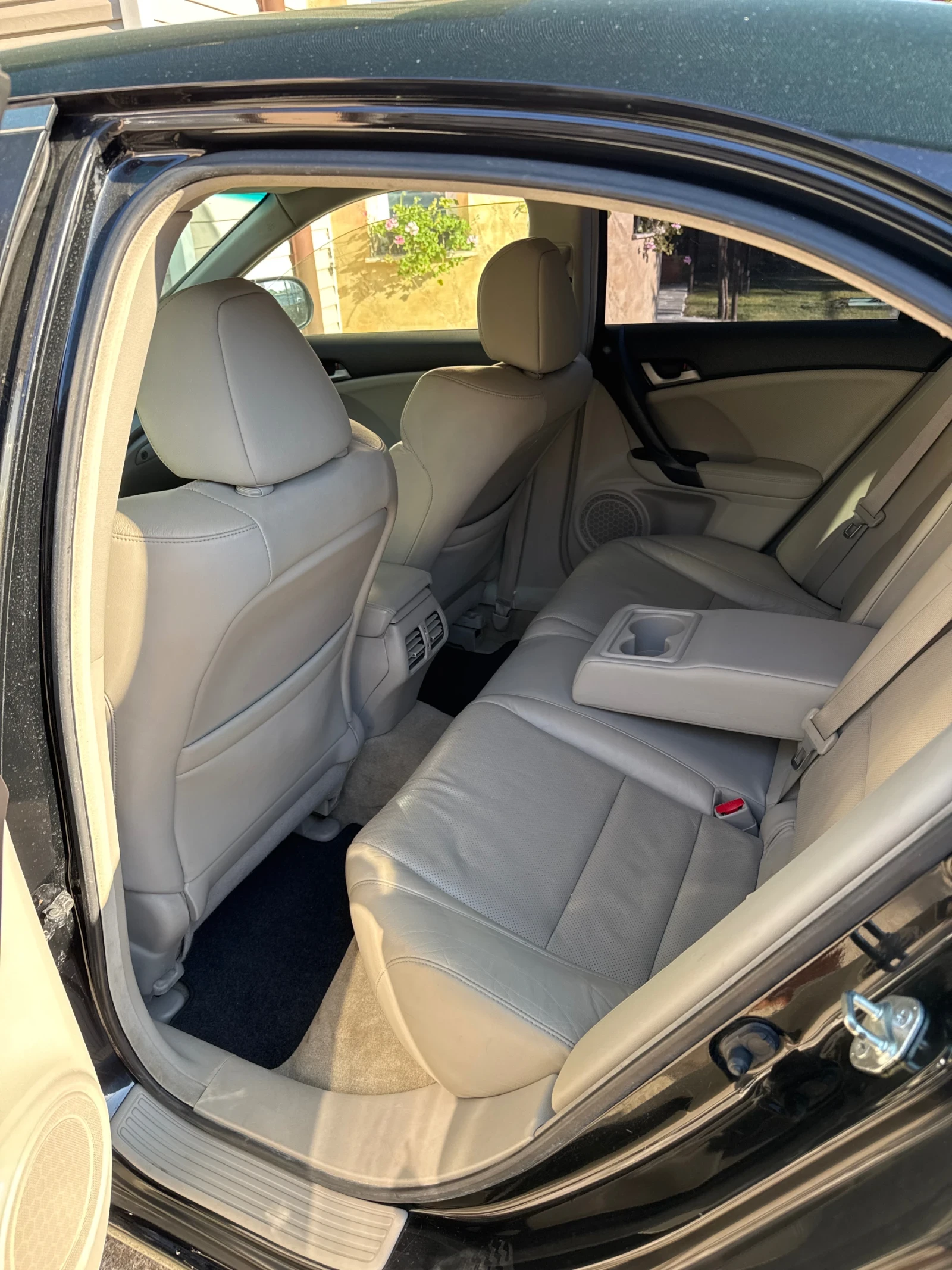 Honda Accord 2.4 EXECUTIVE, снимка 7 - Автомобили и джипове - 55682139