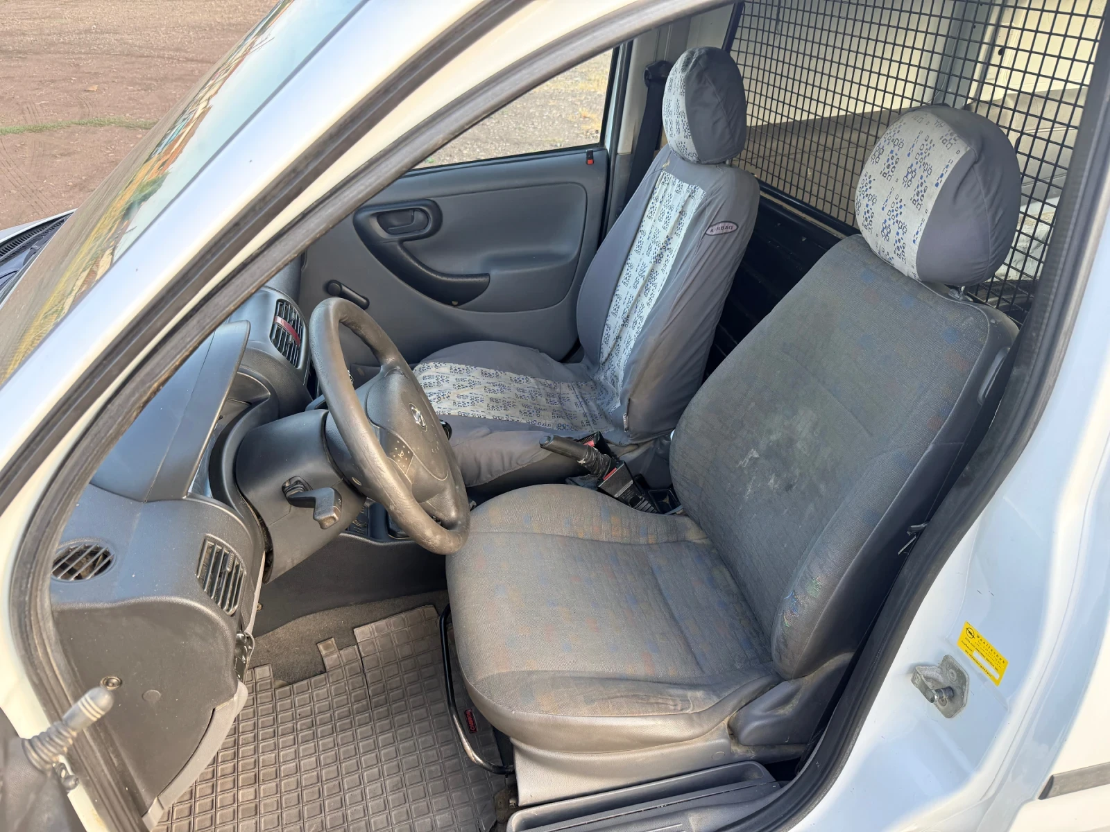 Opel Combo 1.7D, снимка 8 - Автомобили и джипове - 55849127