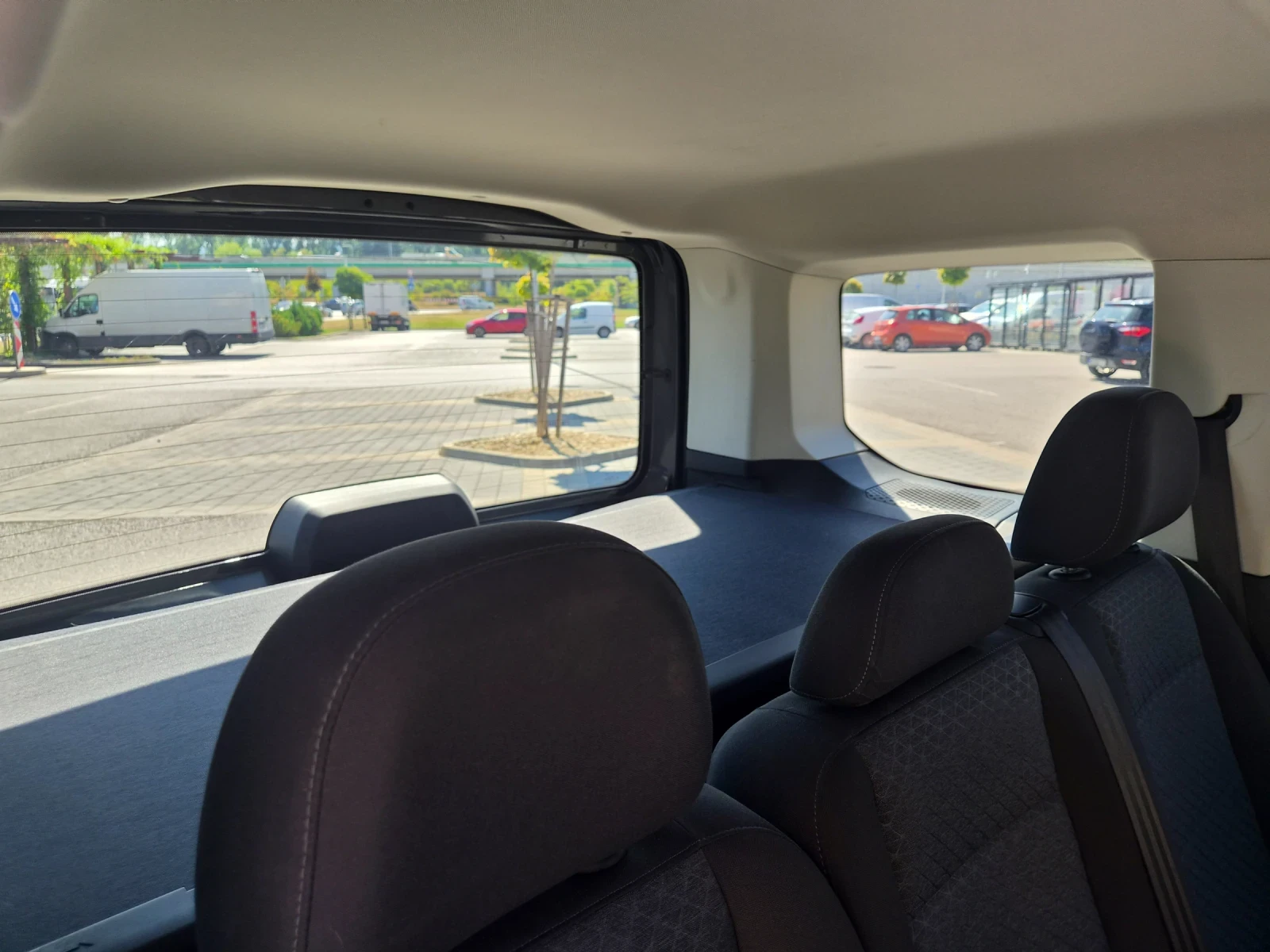VW Caddy, снимка 11 - Автомобили и джипове - 56208002