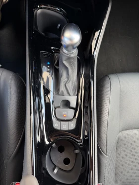 Toyota C-HR 1.8Hybrid e-CVT Facelift в Гаранция, снимка 12