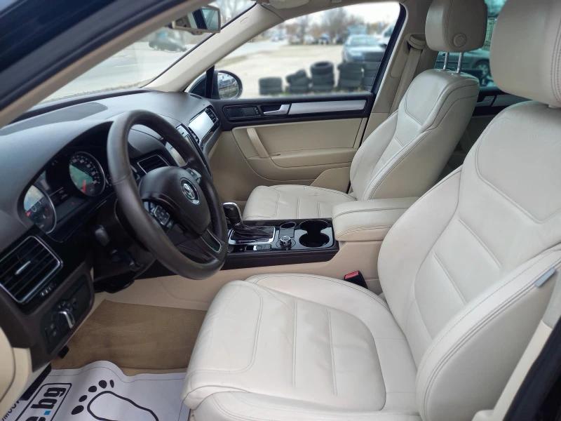 VW Touareg 3.0tdi, снимка 7 - Автомобили и джипове - 43290601