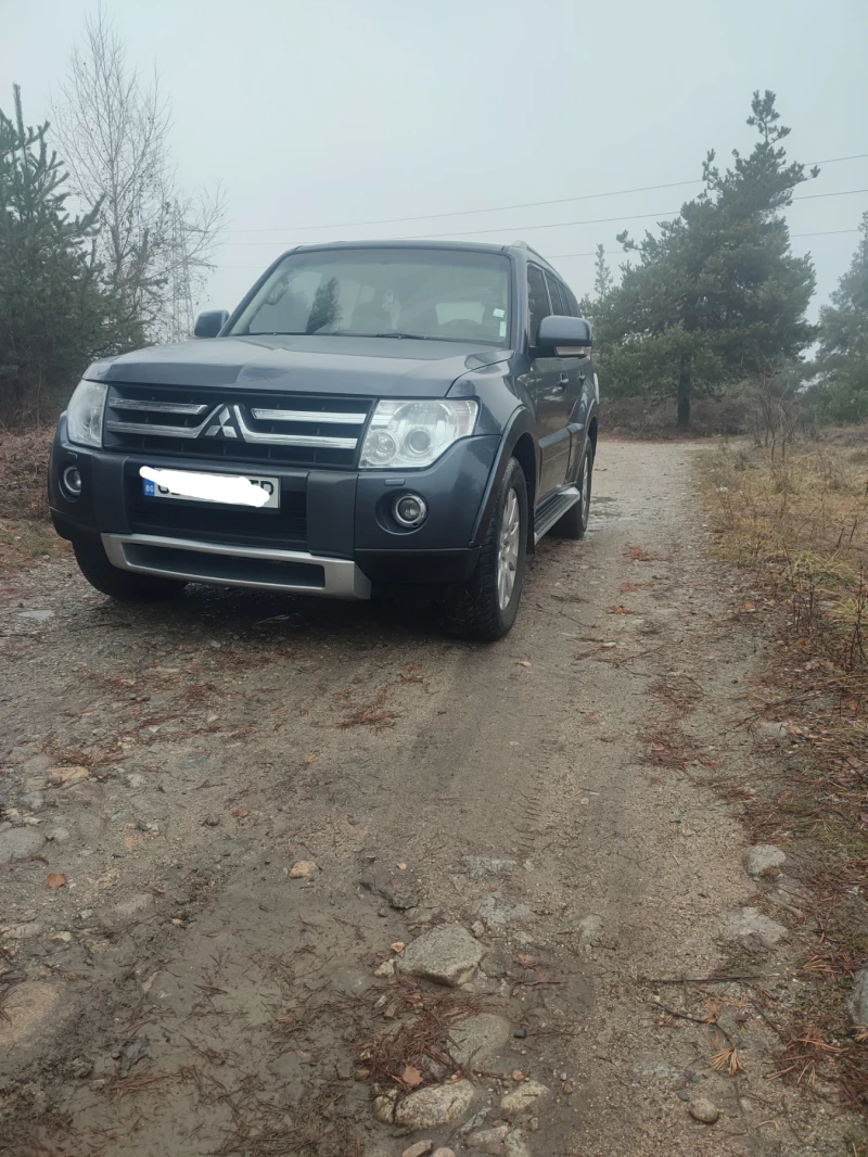 Mitsubishi Pajero, снимка 1 - Автомобили и джипове - 48236158