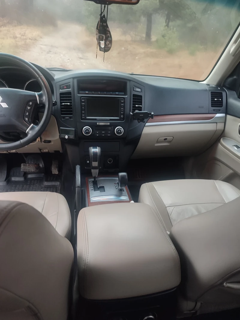 Mitsubishi Pajero, снимка 5 - Автомобили и джипове - 48236158