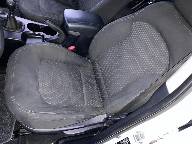 Hyundai IX35 1.7 4x2 EVRO 5, снимка 8 - Автомобили и джипове - 52348124