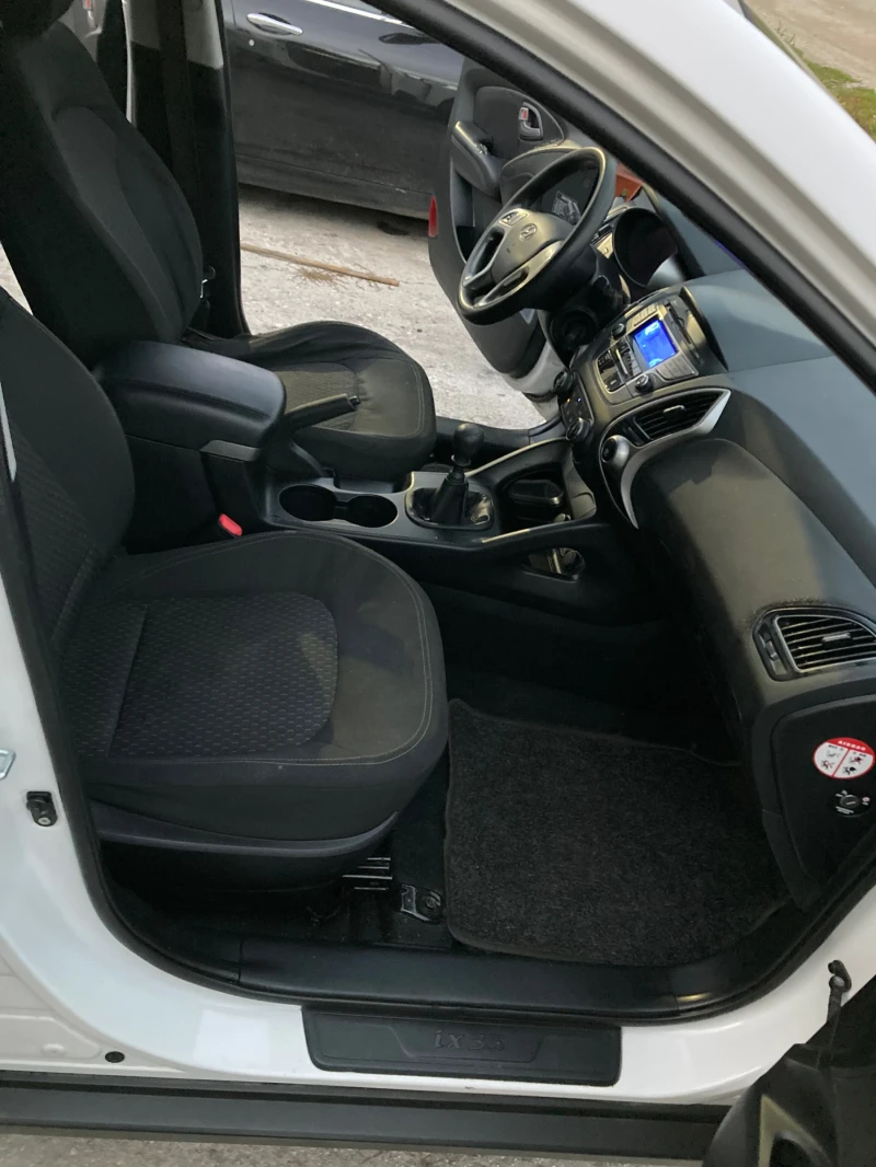 Hyundai IX35 1.7 4x2 EVRO 5, снимка 14 - Автомобили и джипове - 52348124