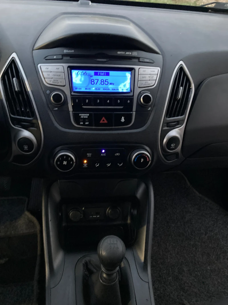 Hyundai IX35 1.7 4x2 EVRO 5, снимка 12 - Автомобили и джипове - 52348124