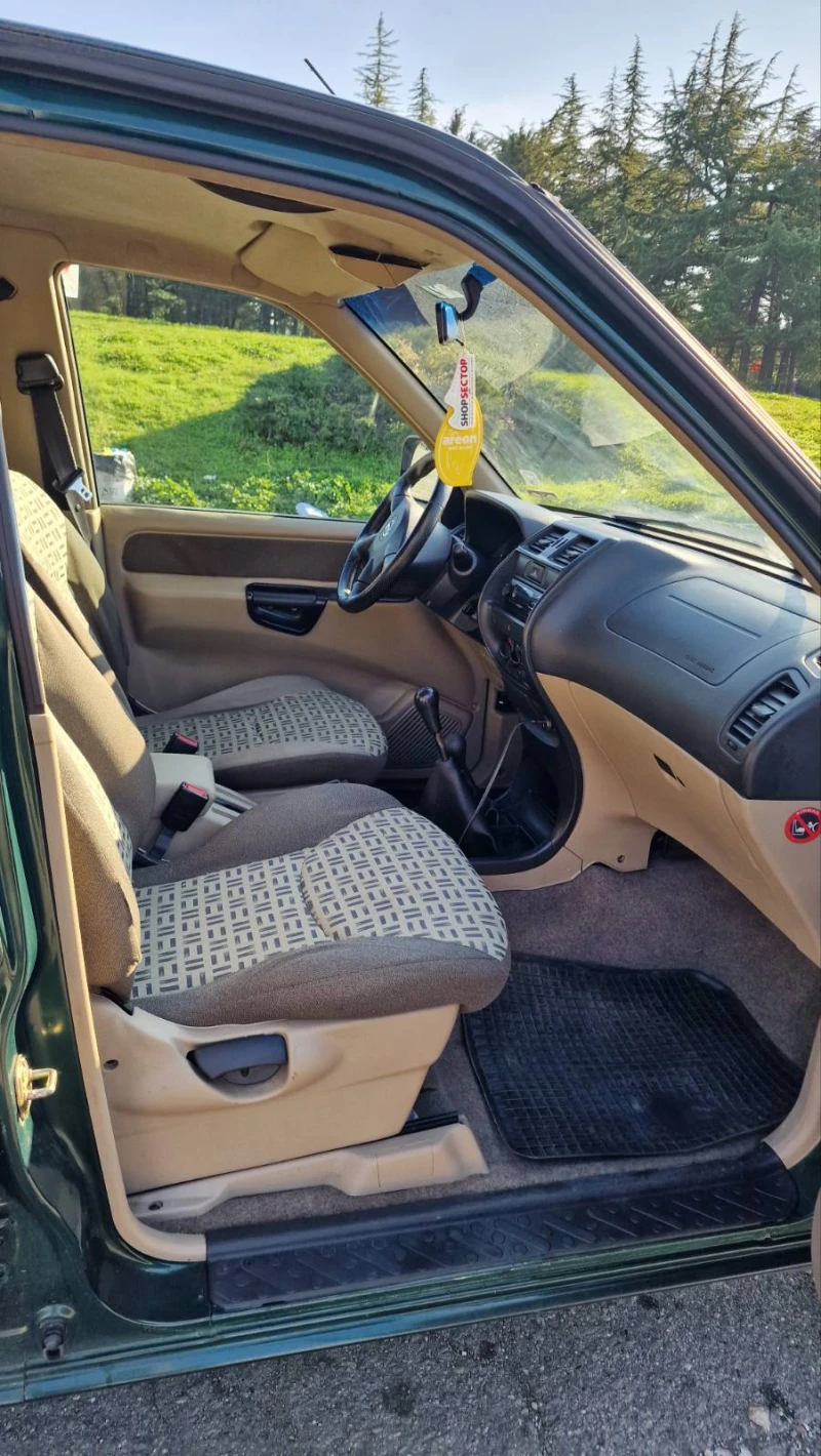 Nissan Terrano II, снимка 9 - Автомобили и джипове - 52814302