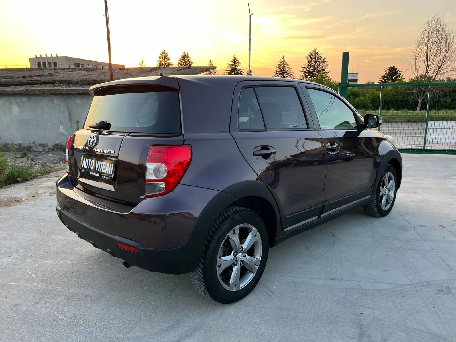 Toyota Urban Cruiser 1.4-ДИЗЕЛ-4Х4 - изображение 4