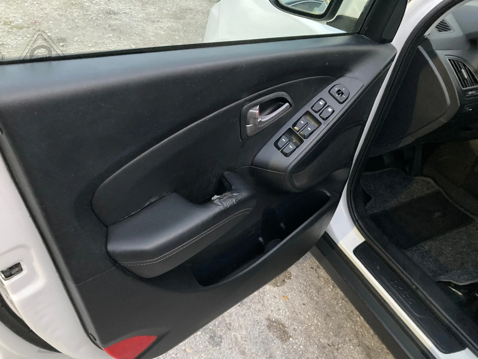 Hyundai IX35 1.7 4x2 EVRO 5 - изображение 7