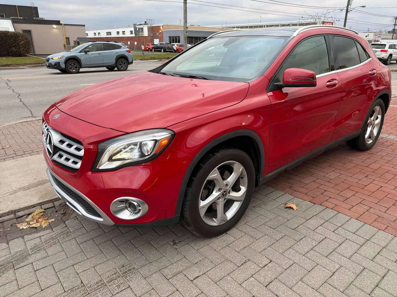 Mercedes-Benz GLA 250  CARFAX * KAMЕРА * ПАНО * ПОДГРЕВИ