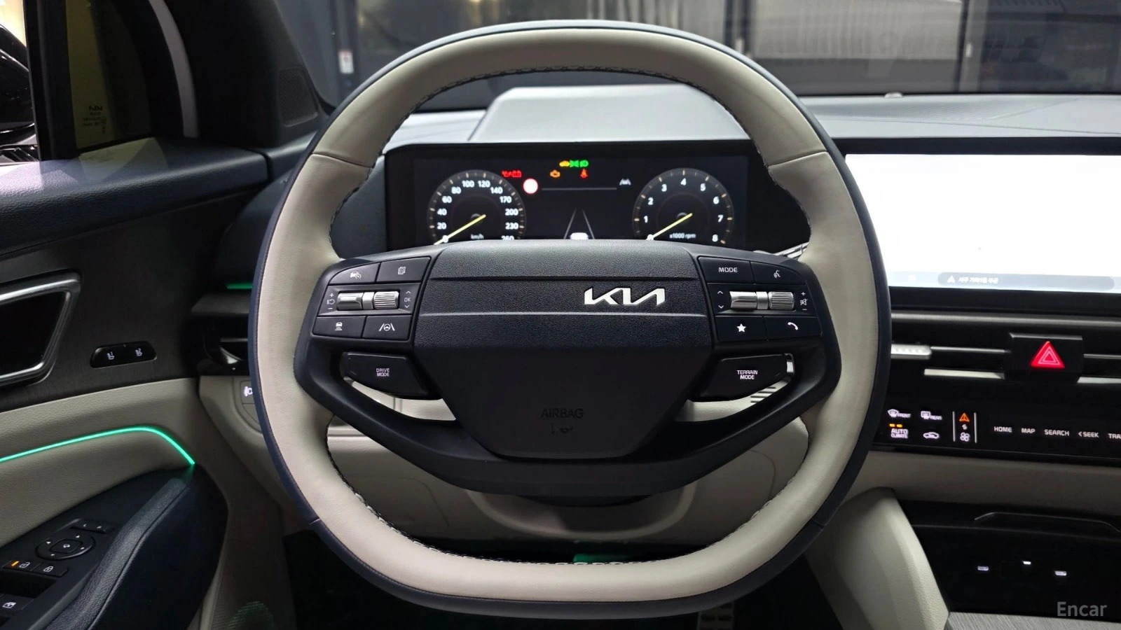 Kia Sportage Signature X Line* AWD* ПОДГРЕВ* ОБДХВАНЕ* 360* HUD, снимка 11 - Автомобили и джипове - 55532624