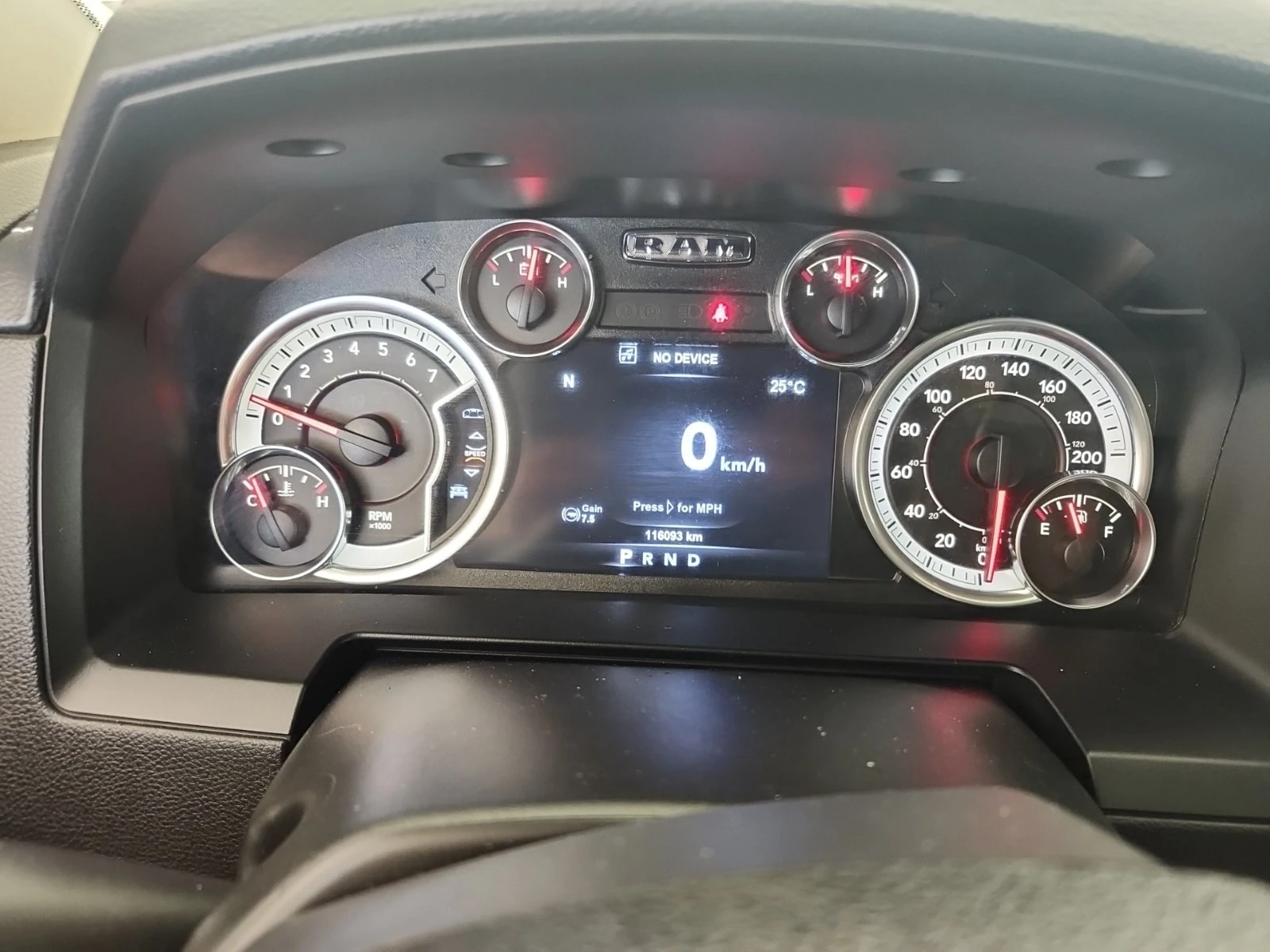 Dodge RAM 1500 * 5.7L V8 * LARAMIE CREW CAB SHORT BED * CARFAX * , снимка 6 - Автомобили и джипове - 56159555