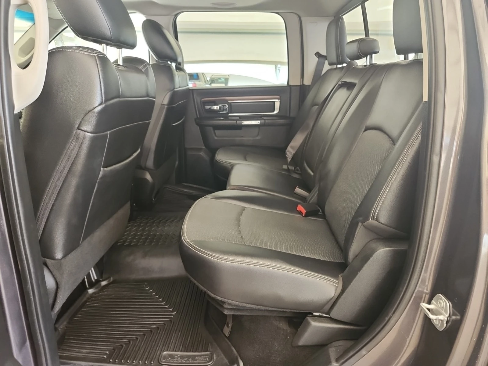 Dodge RAM 1500 * 5.7L V8 * LARAMIE CREW CAB SHORT BED * CARFAX * , снимка 9 - Автомобили и джипове - 56159555
