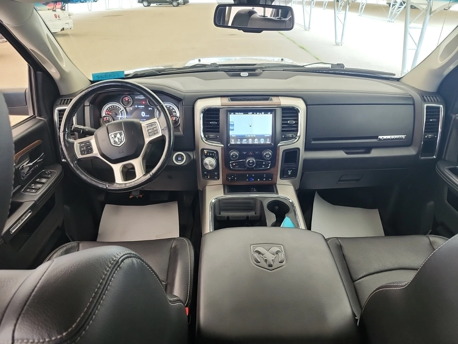 Dodge RAM 1500 * 5.7L V8 * LARAMIE CREW CAB SHORT BED * CARFAX * , снимка 5 - Автомобили и джипове - 56159555