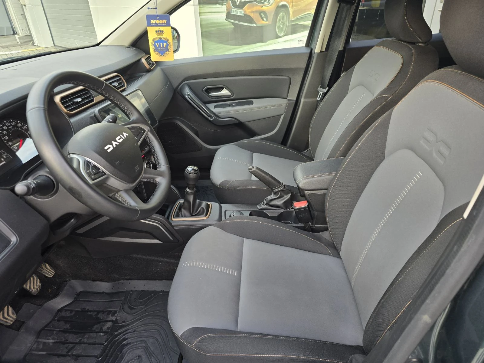 Dacia Duster 4х4, снимка 10 - Автомобили и джипове - 56574864