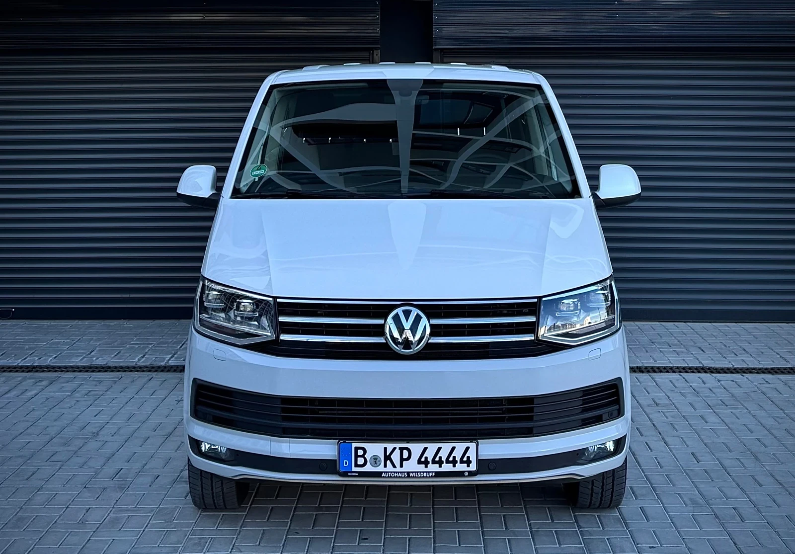 VW Caravelle 2.0TDI 150к.с. COMFORTLINE 8+ 1 Full Led 4Motion  - изображение 2